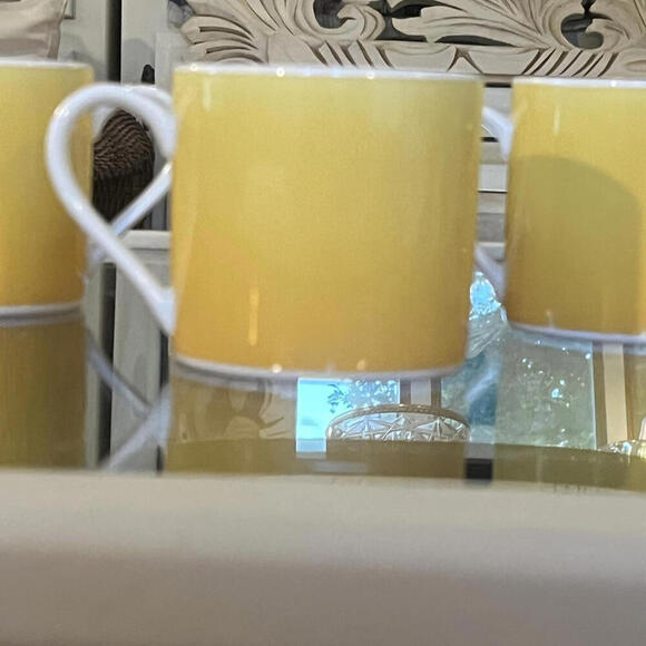 Lynn Chase Designs yellow mugs set‎ of 4 from the Accents pattern 1998 - Picture 7 of 9